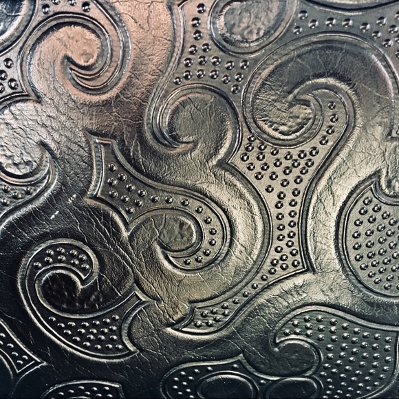 Vintage Spanish embossed side bag - Picture 5 of 8